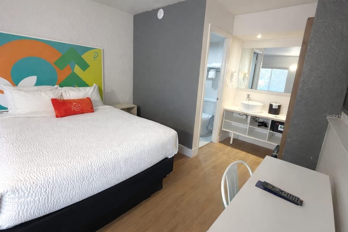 5367 IRLO BRONSON MEMORIAL HIGHWAY — photo 6 of 20