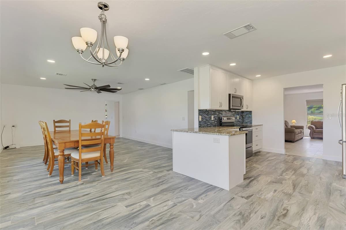 140 OXFORD DRIVE — photo 25 of 100