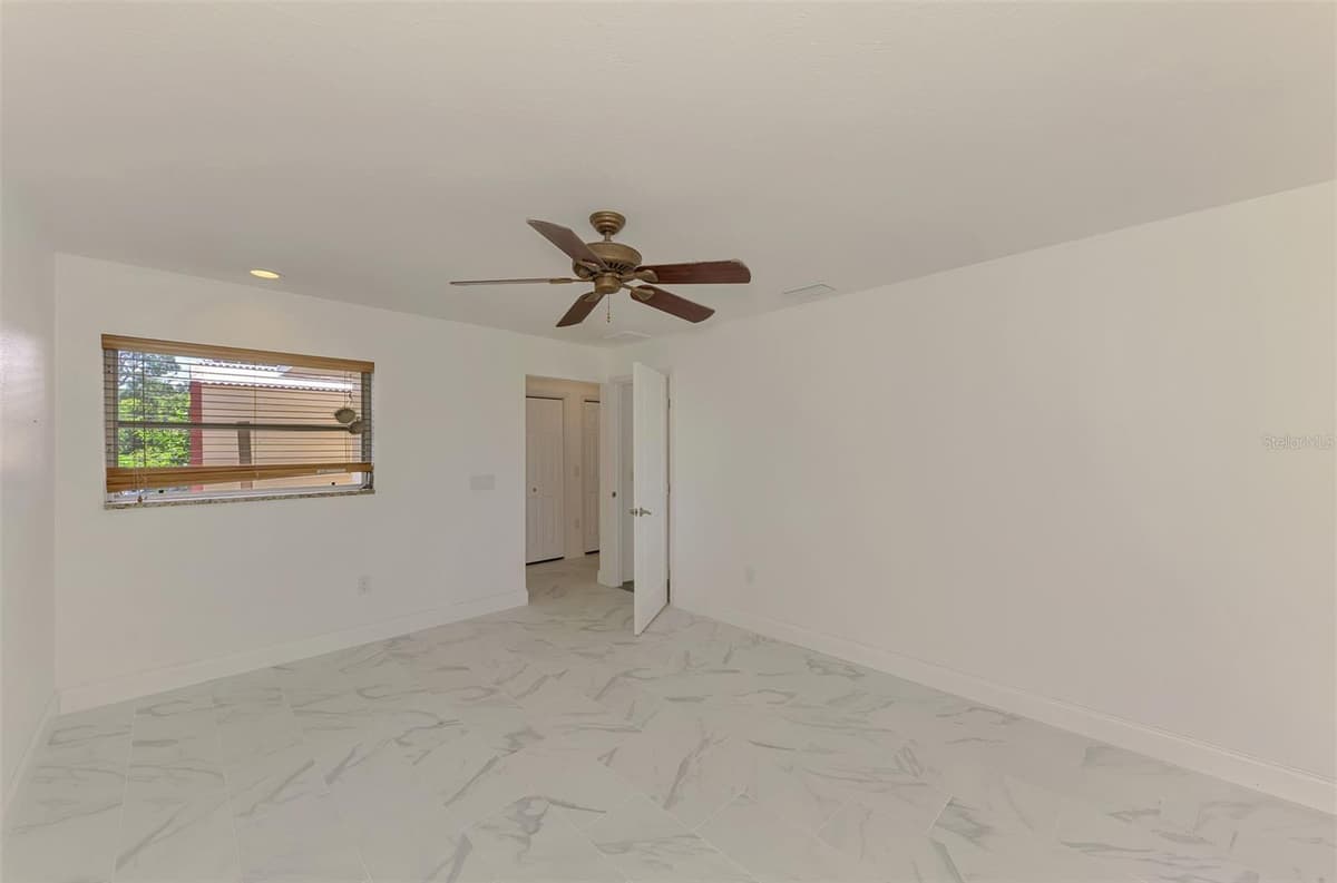 140 OXFORD DRIVE — photo 32 of 100