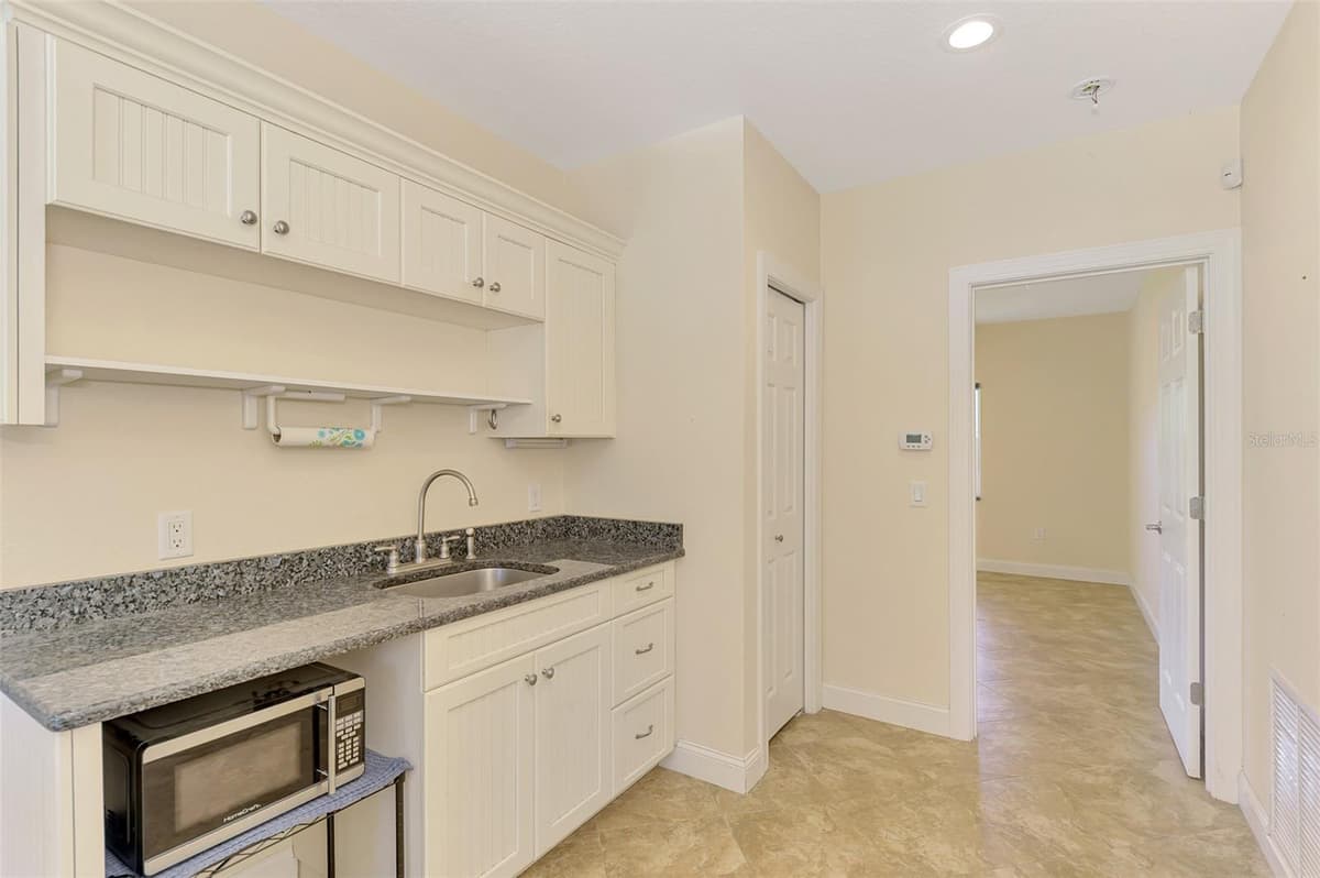 140 OXFORD DRIVE — photo 89 of 100