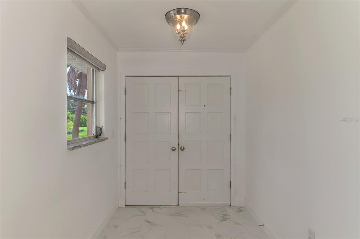140 OXFORD DRIVE — photo 9 of 100