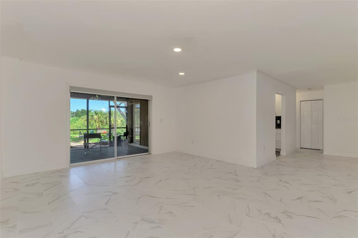 140 OXFORD DRIVE — photo 18 of 100