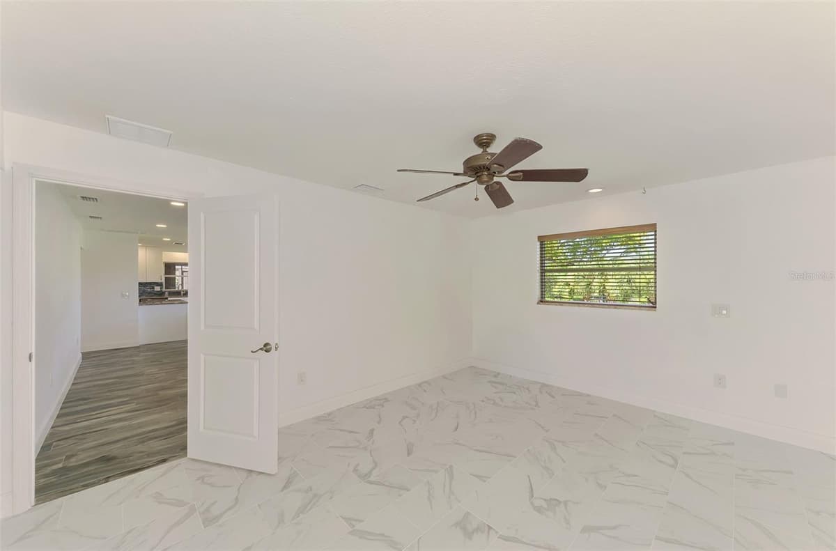 140 OXFORD DRIVE — photo 31 of 100