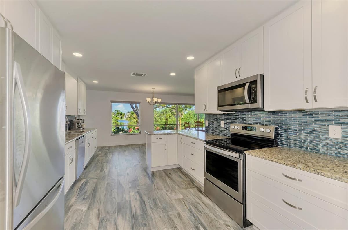 140 OXFORD DRIVE — photo 23 of 100