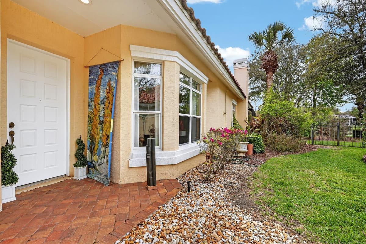 11 LAGUNA COURT — photo 14 of 55