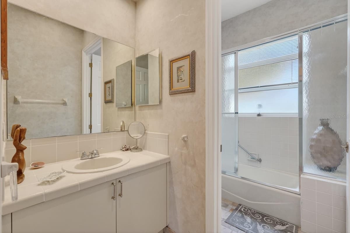 11 LAGUNA COURT — photo 34 of 55