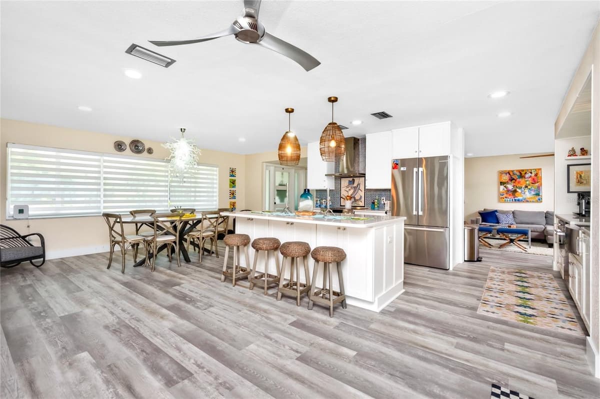 321 CAPRI ISLES CT — photo 11 of 78