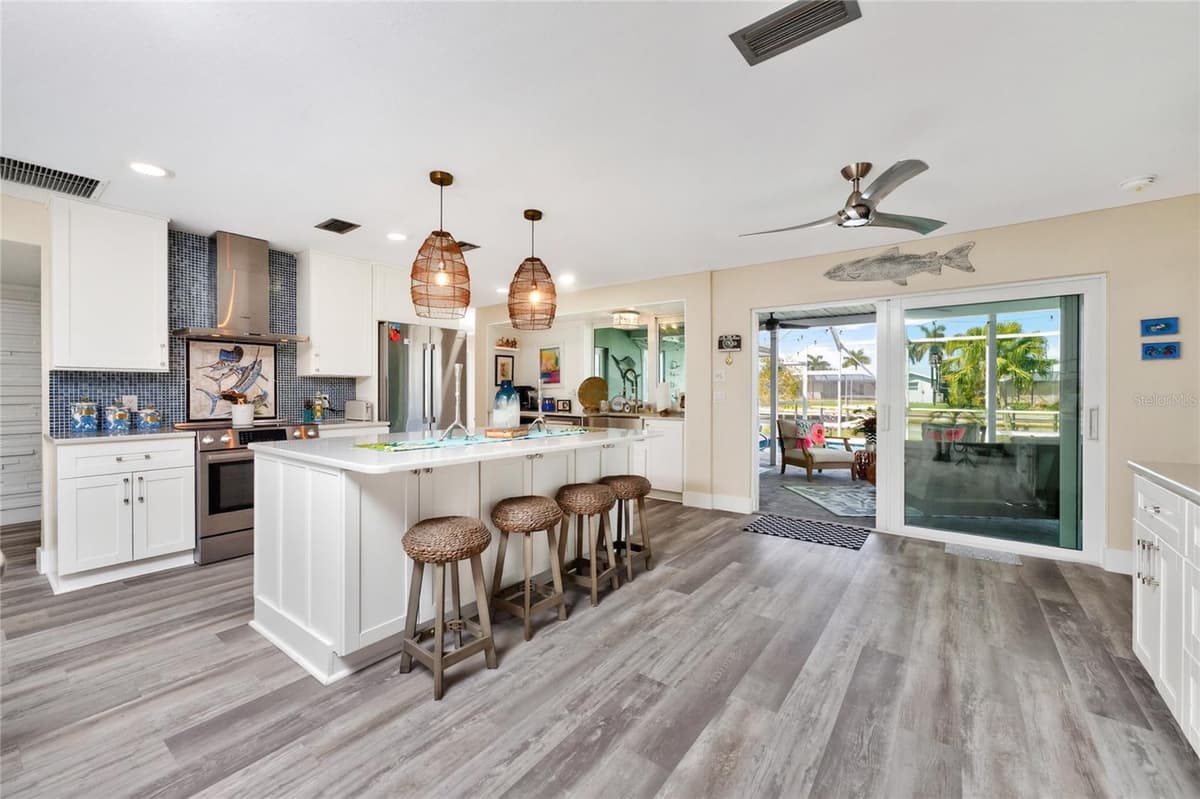 321 CAPRI ISLES CT — photo 13 of 78