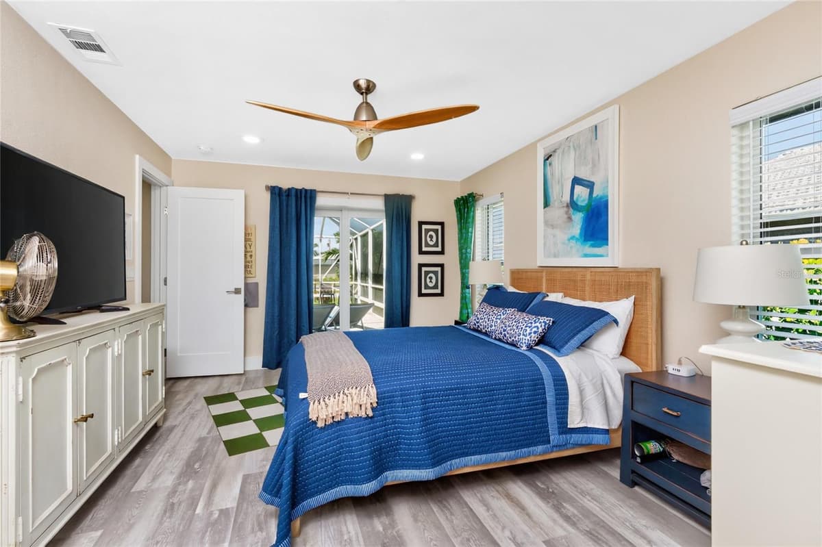 321 CAPRI ISLES CT — photo 30 of 78