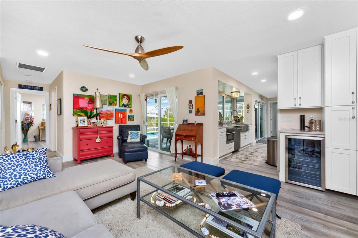 321 CAPRI ISLES CT — photo 23 of 78