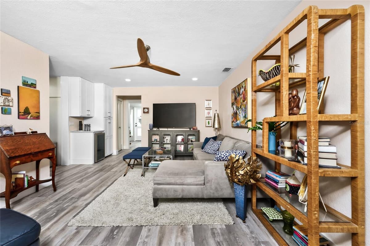 321 CAPRI ISLES CT — photo 27 of 78