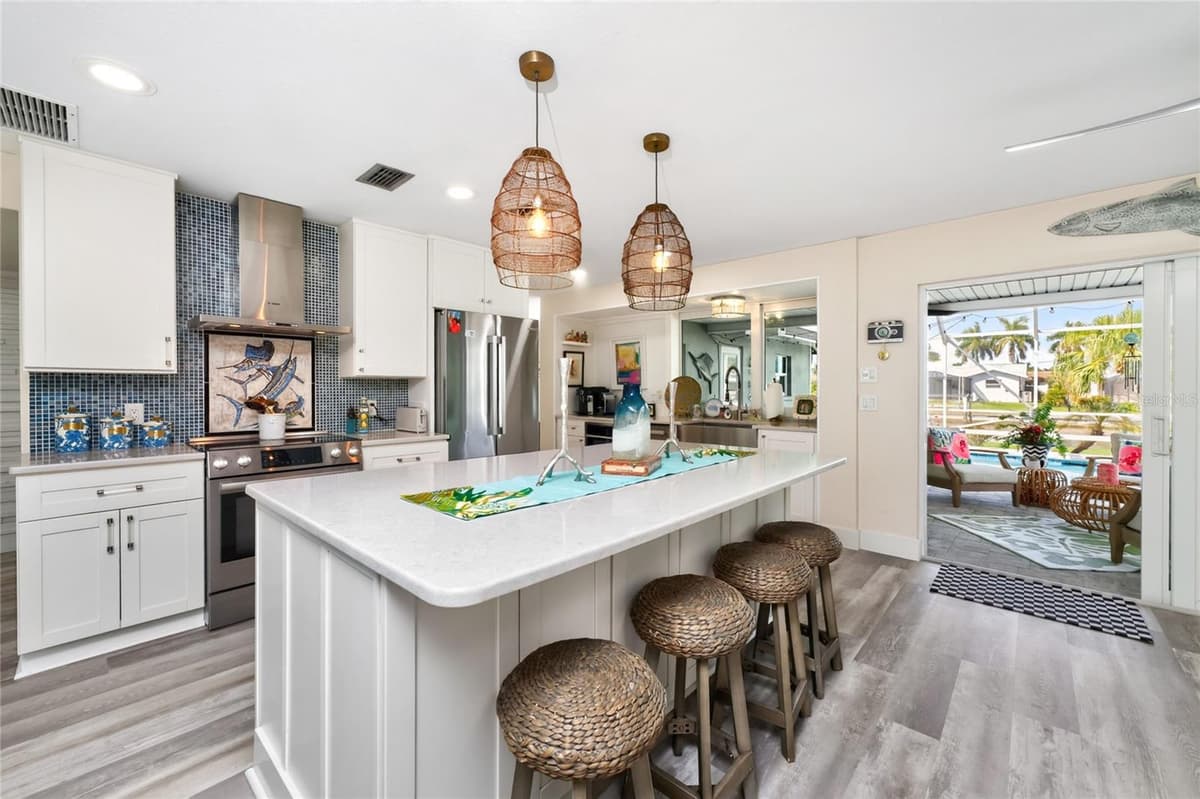 321 CAPRI ISLES CT — photo 12 of 78