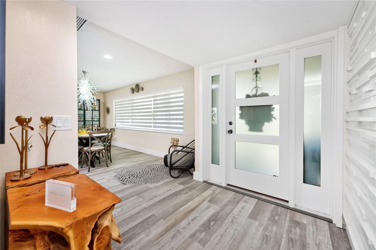 321 CAPRI ISLES CT — photo 4 of 78