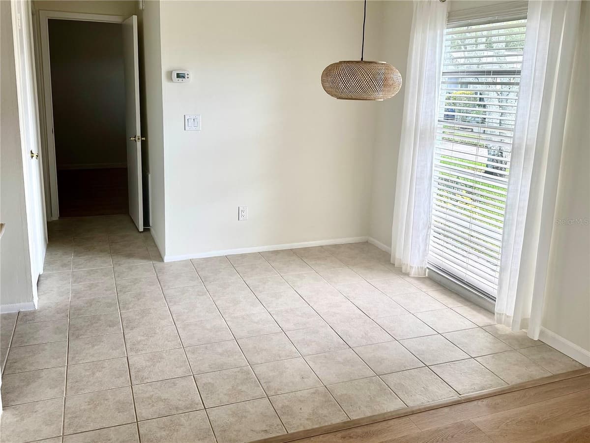 1610 BERWICK COURT — photo 4 of 30