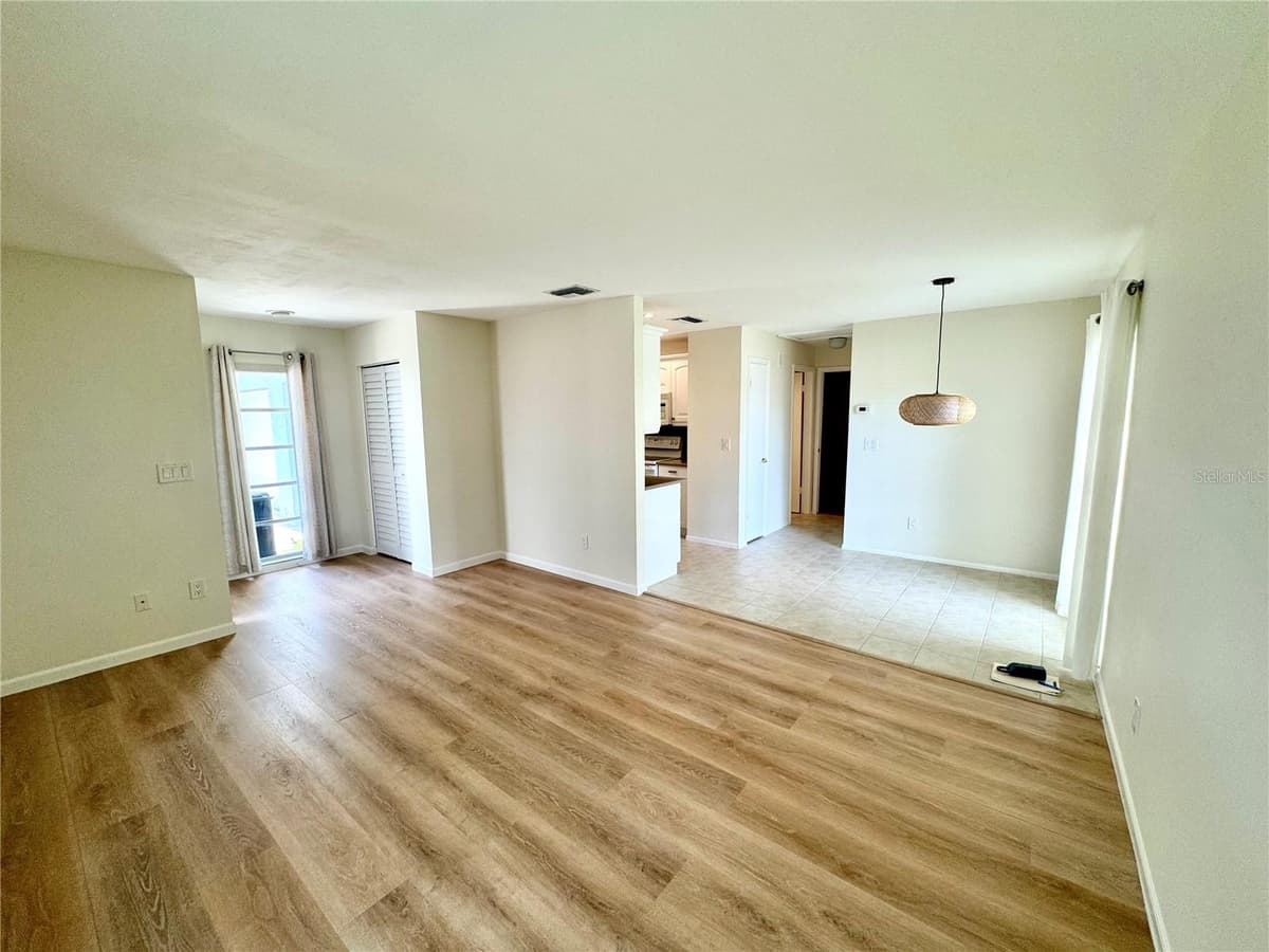 1610 BERWICK COURT — photo 6 of 30