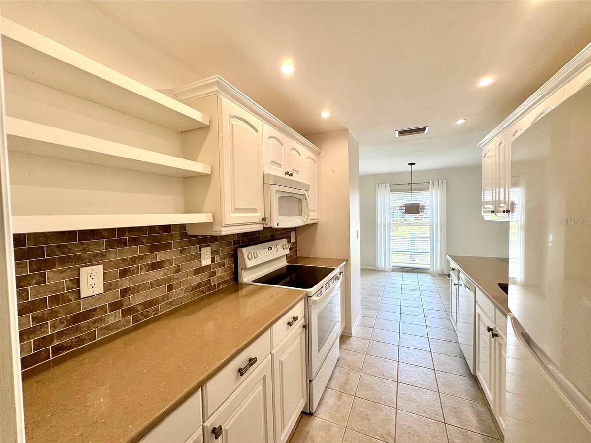 1610 BERWICK COURT — photo 7 of 30