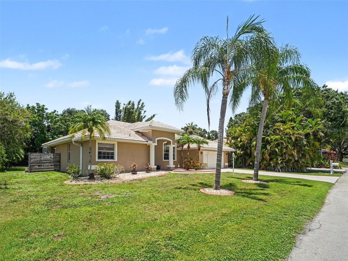 4049 GIANNINI LANE — photo 3 of 30