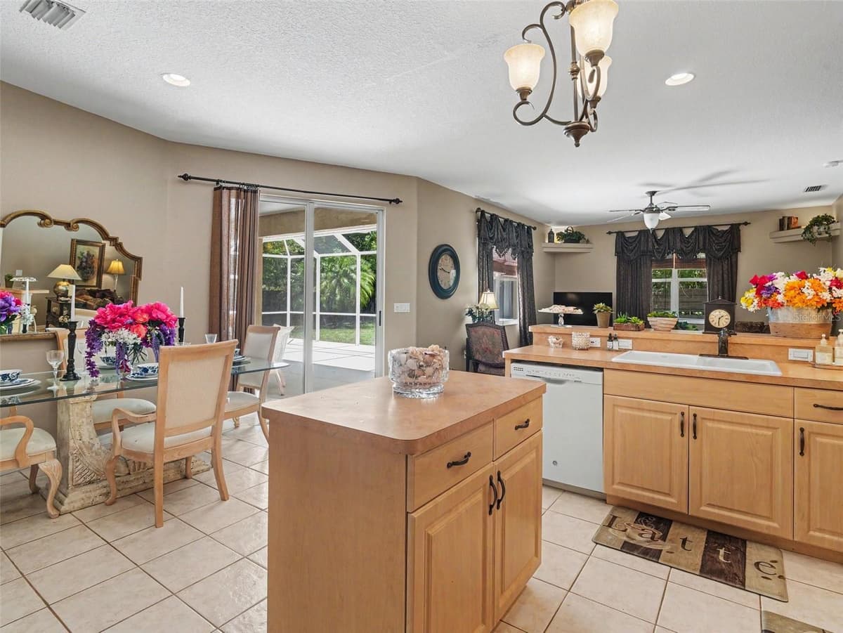 4049 GIANNINI LANE — photo 15 of 30