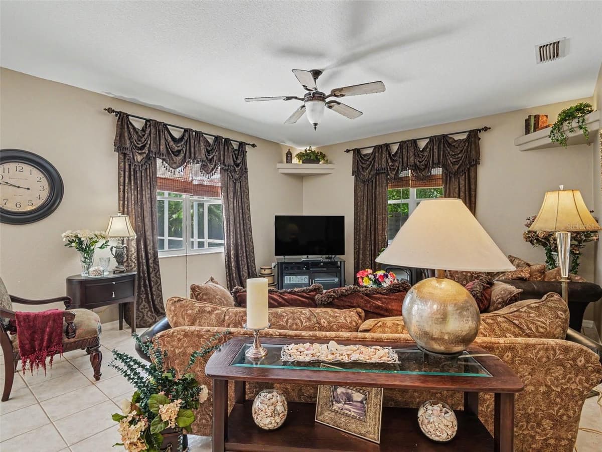 4049 GIANNINI LANE — photo 8 of 30