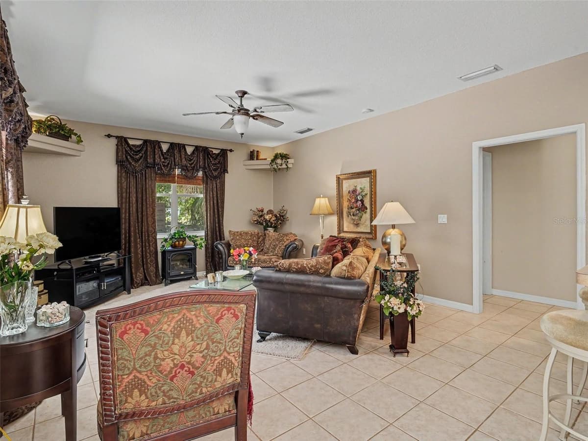 4049 GIANNINI LANE — photo 7 of 30