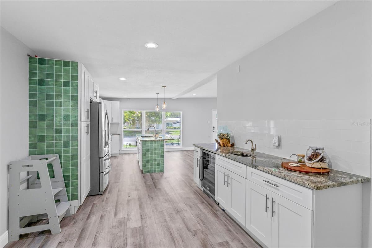 1502 MONTCALM STREET — photo 9 of 32