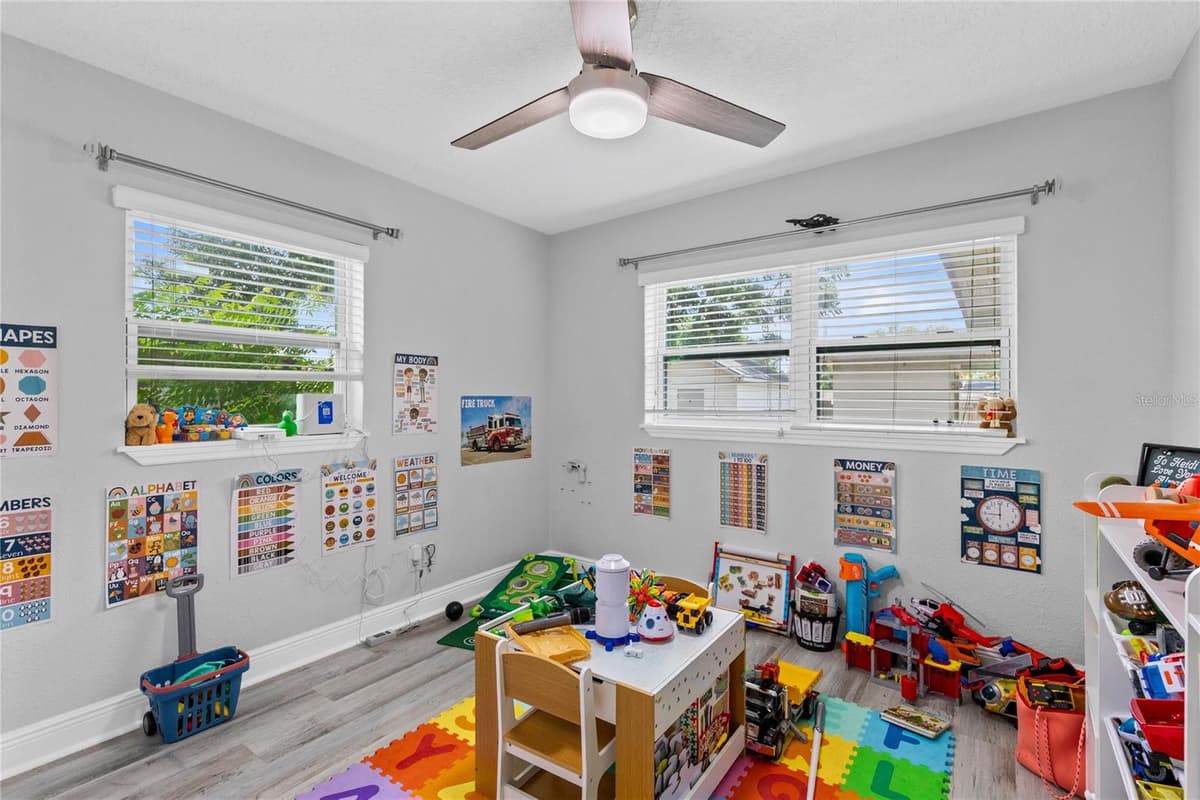 1502 MONTCALM STREET — photo 15 of 32