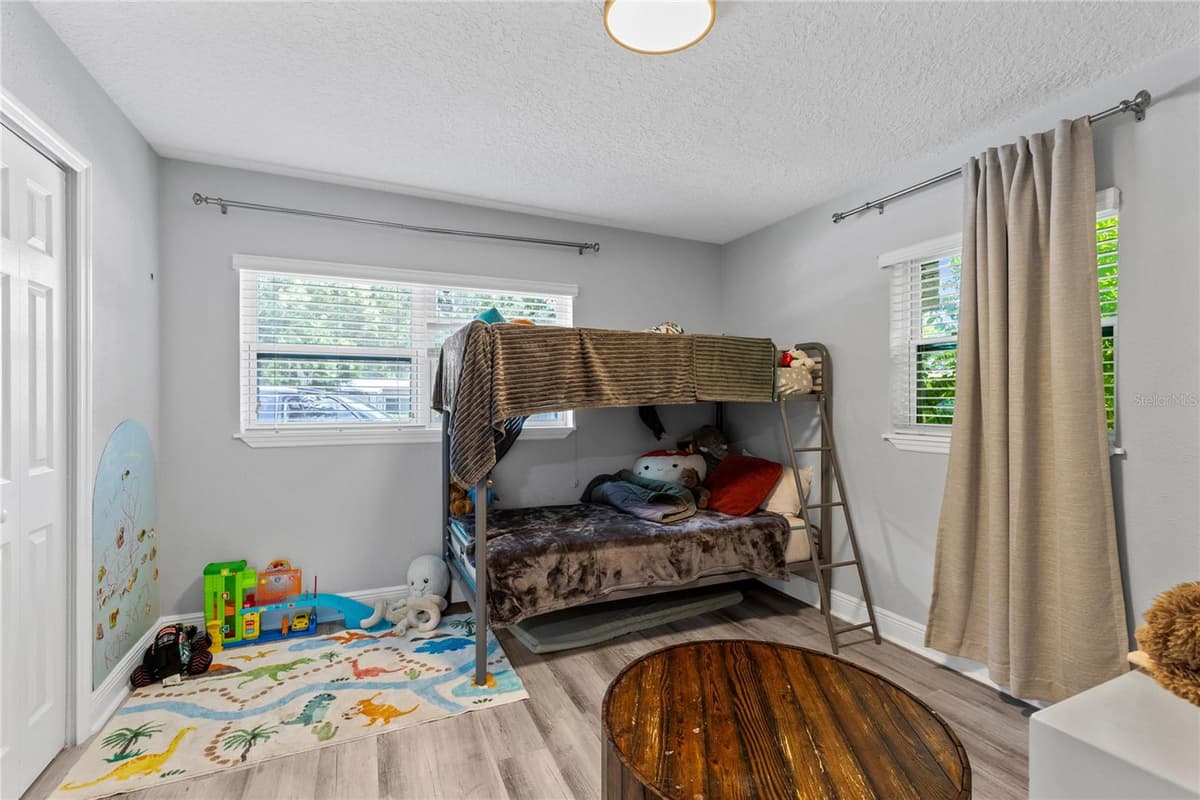 1502 MONTCALM STREET — photo 17 of 32