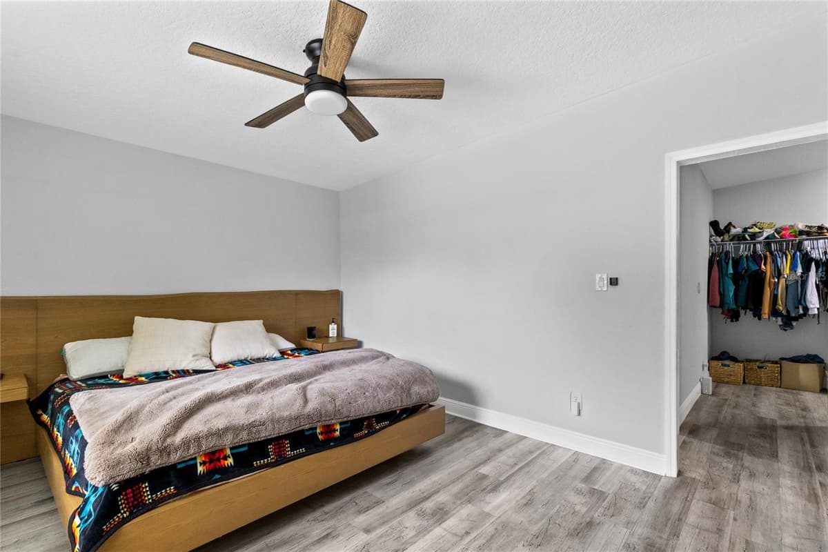 1502 MONTCALM STREET — photo 11 of 32