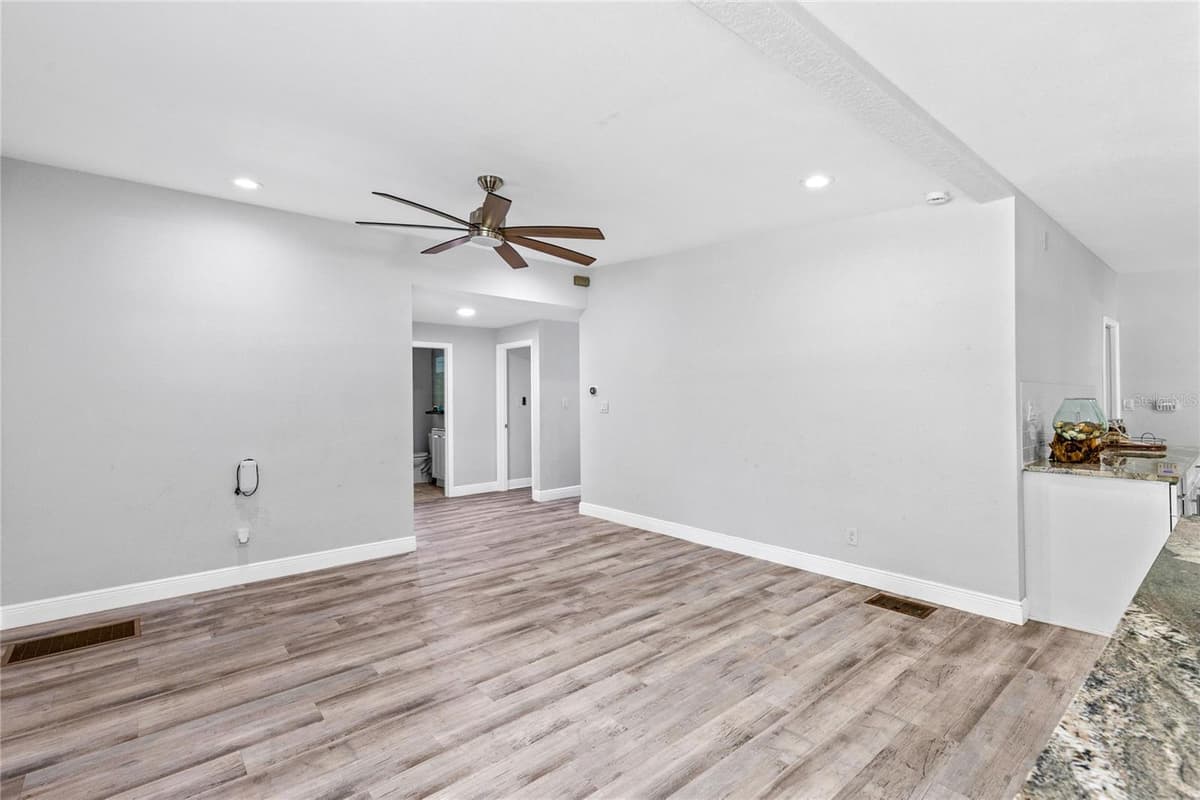 1502 MONTCALM STREET — photo 3 of 32