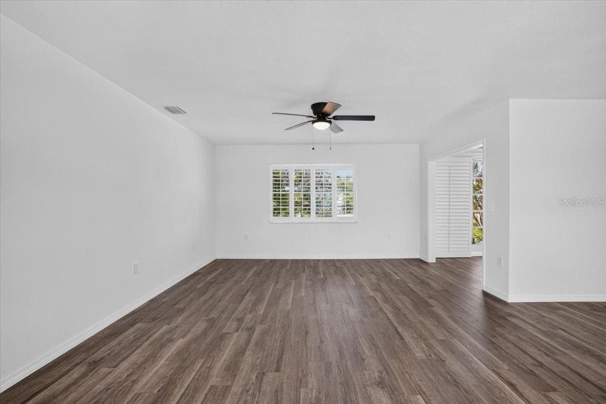 631 FOXWOOD BOULEVARD — photo 15 of 38