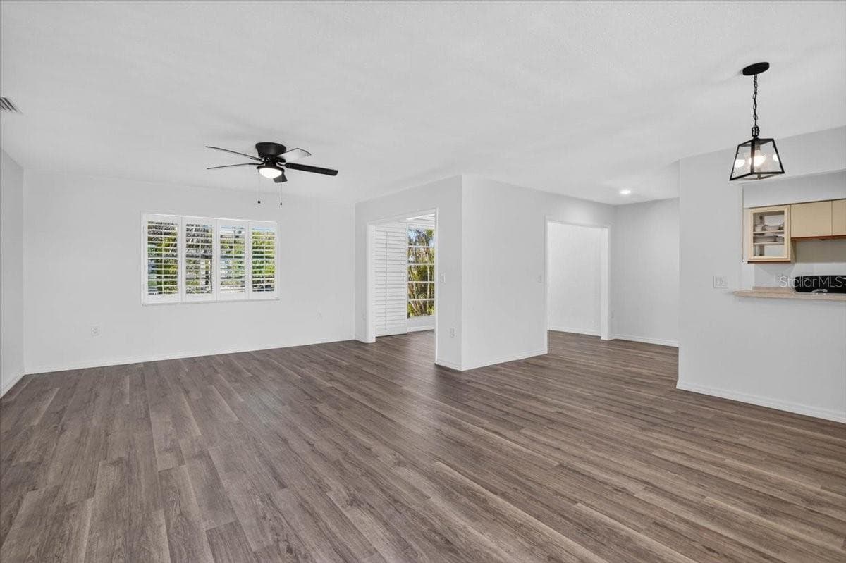 631 FOXWOOD BOULEVARD — photo 25 of 38