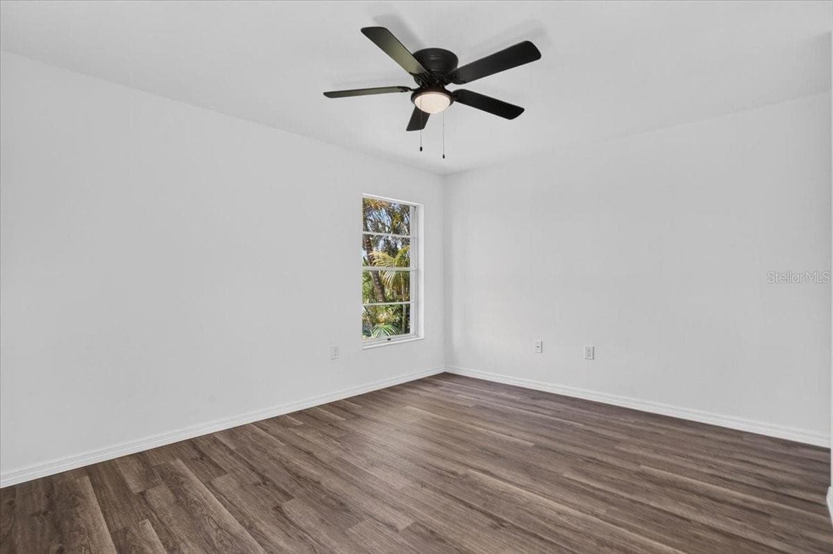 631 FOXWOOD BOULEVARD — photo 19 of 38