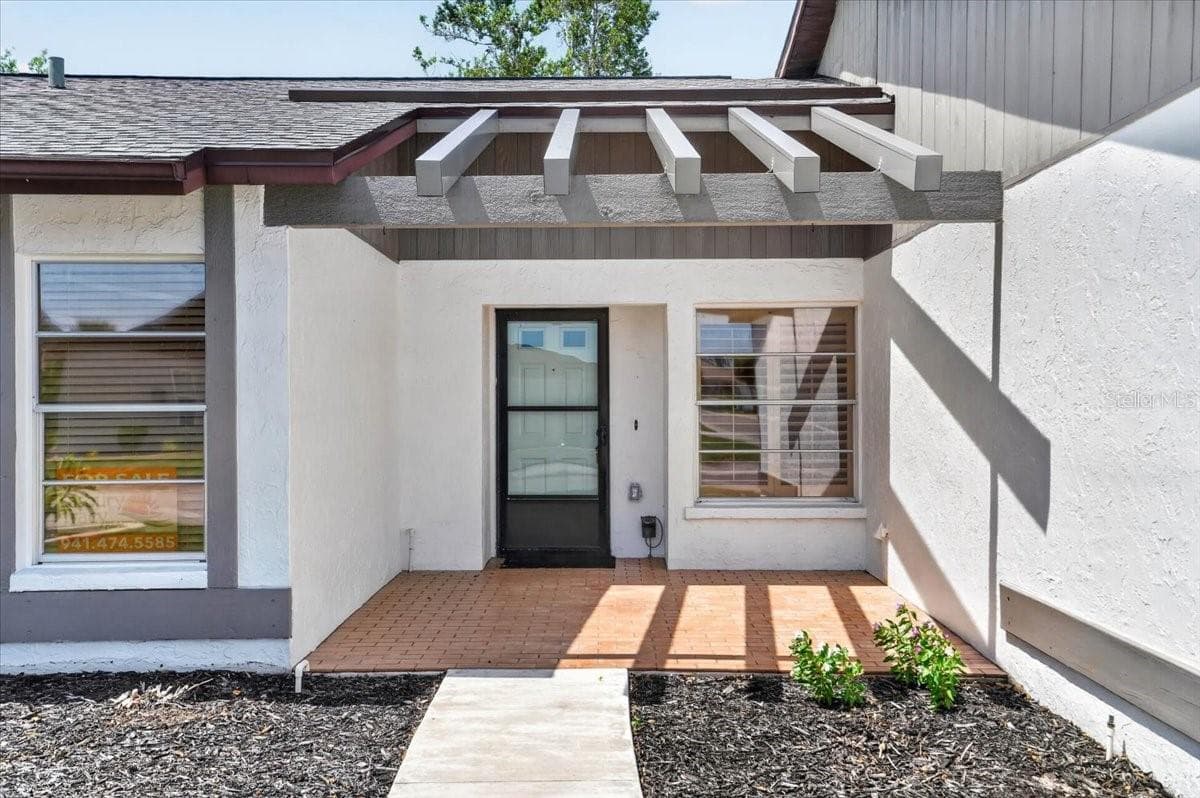 631 FOXWOOD BOULEVARD — photo 4 of 38