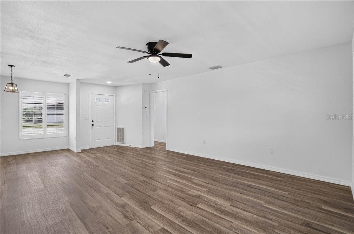 631 FOXWOOD BOULEVARD — photo 28 of 38
