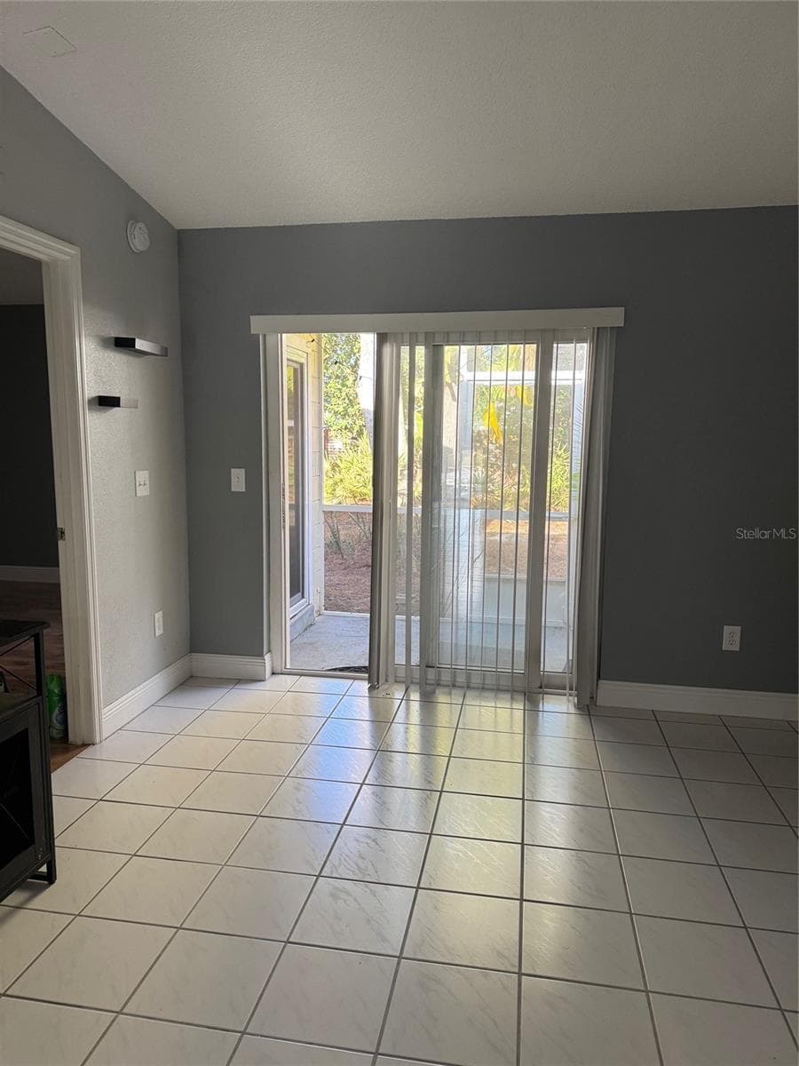 3321 ROYAL STREET — photo 3 of 20