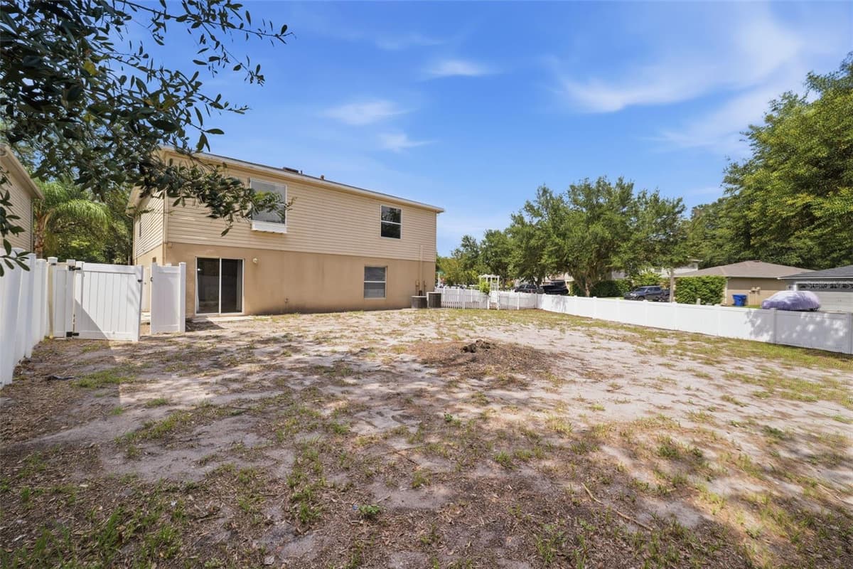 14026 JACOBSON DRIVE — photo 25 of 75