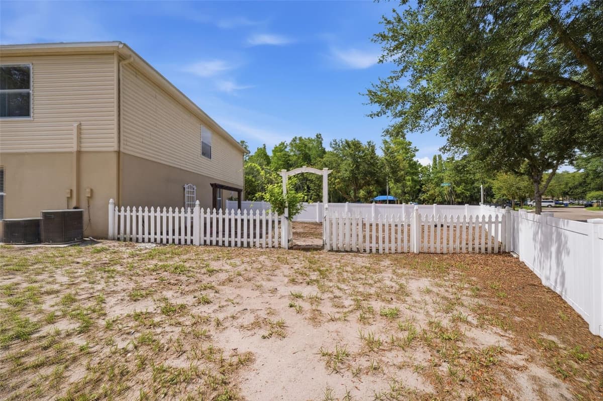 14026 JACOBSON DRIVE — photo 58 of 75