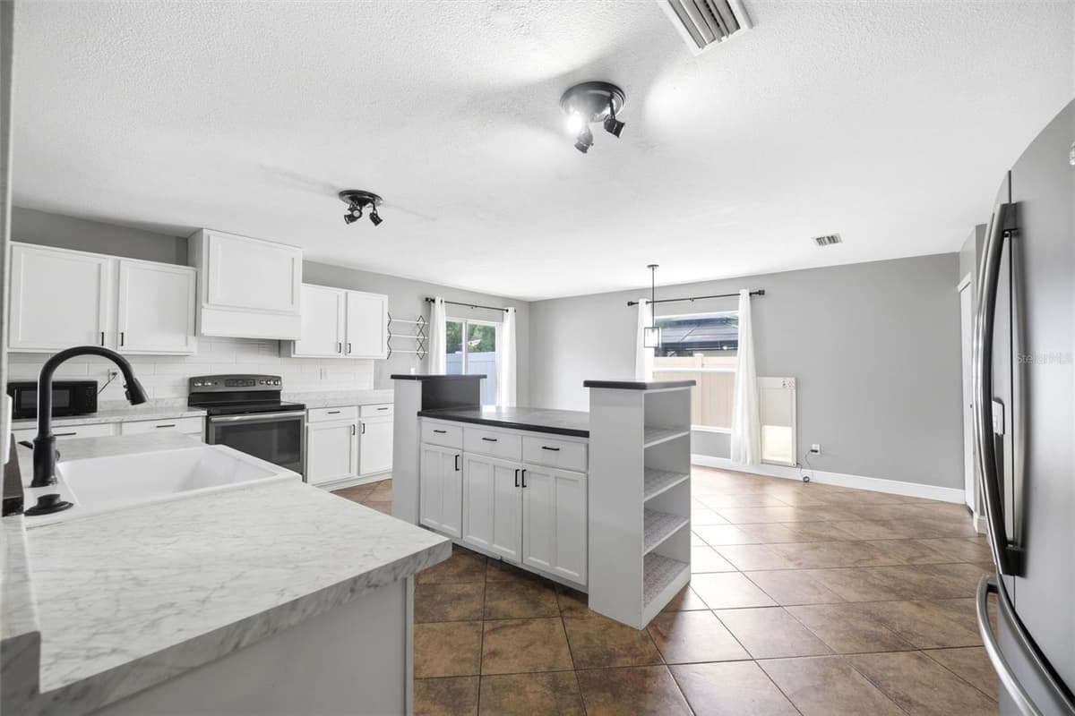 14026 JACOBSON DRIVE — photo 39 of 75