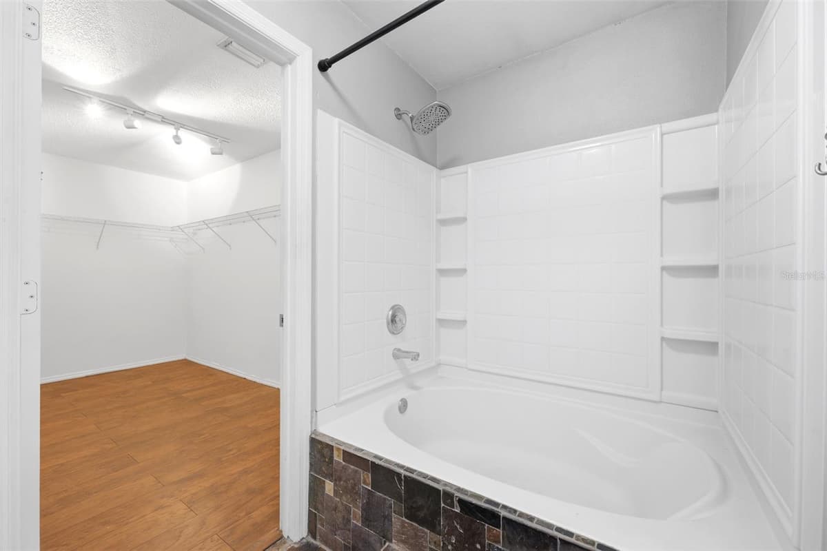 14026 JACOBSON DRIVE — photo 47 of 75