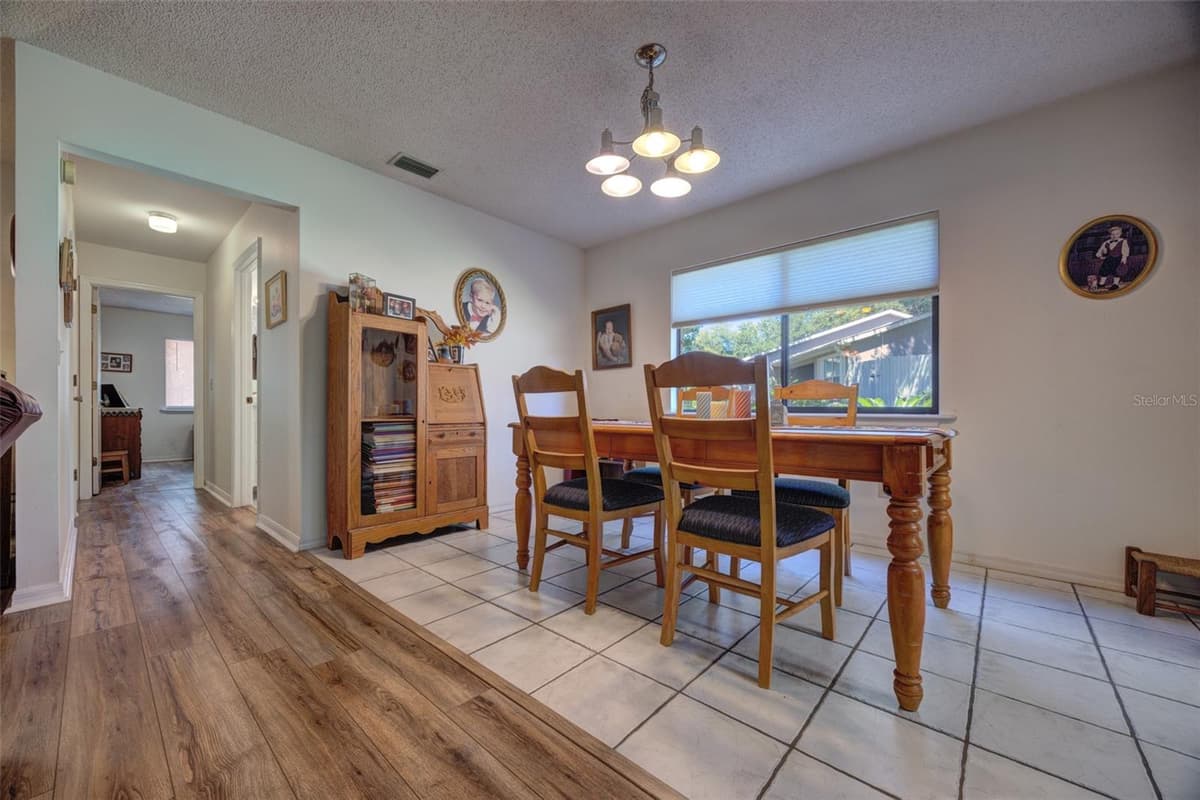 1055 VILLAGE GREEN RD — photo 10 of 35