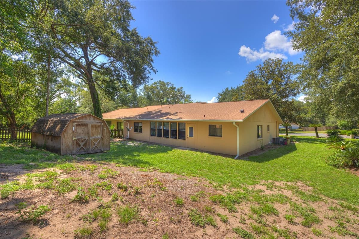 1055 VILLAGE GREEN RD — photo 33 of 35