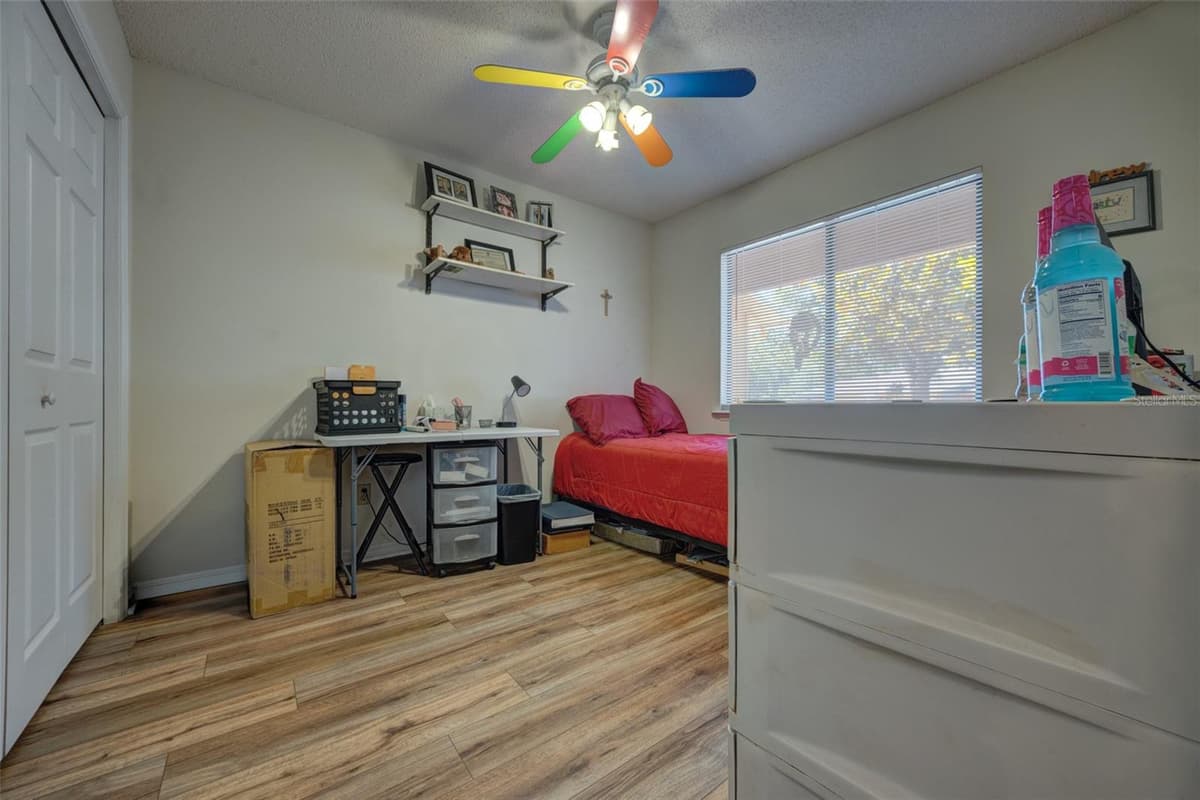 1055 VILLAGE GREEN RD — photo 14 of 35