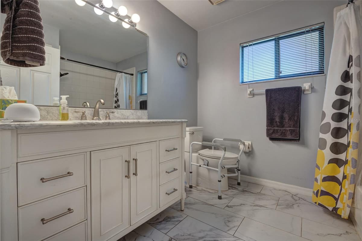 1055 VILLAGE GREEN RD — photo 16 of 35