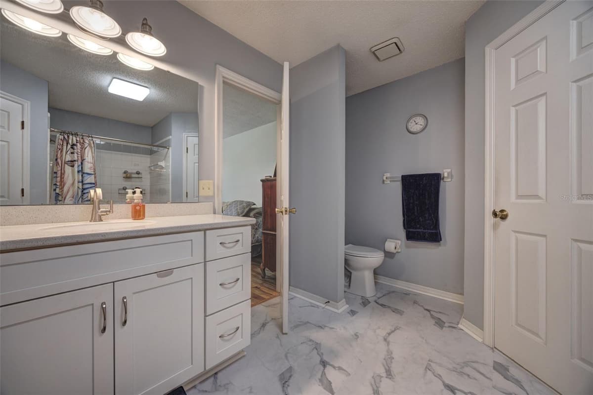 1055 VILLAGE GREEN RD — photo 29 of 35