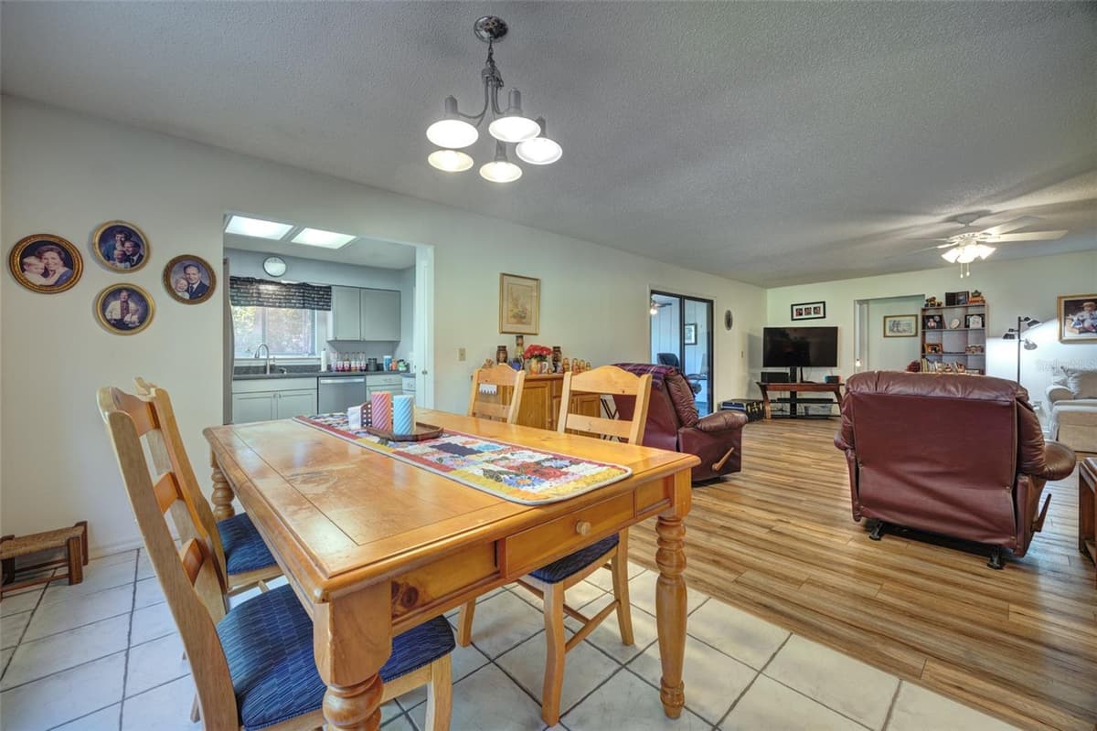 1055 VILLAGE GREEN RD — photo 9 of 35