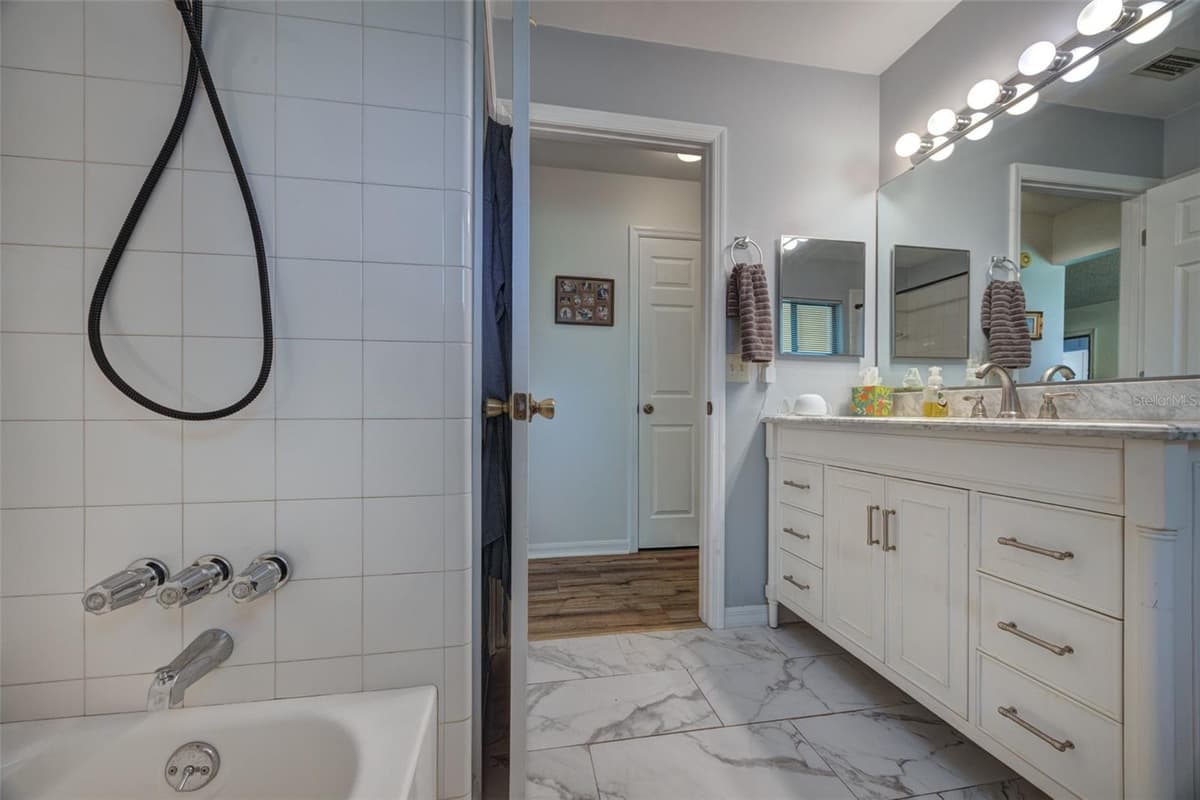 1055 VILLAGE GREEN RD — photo 17 of 35