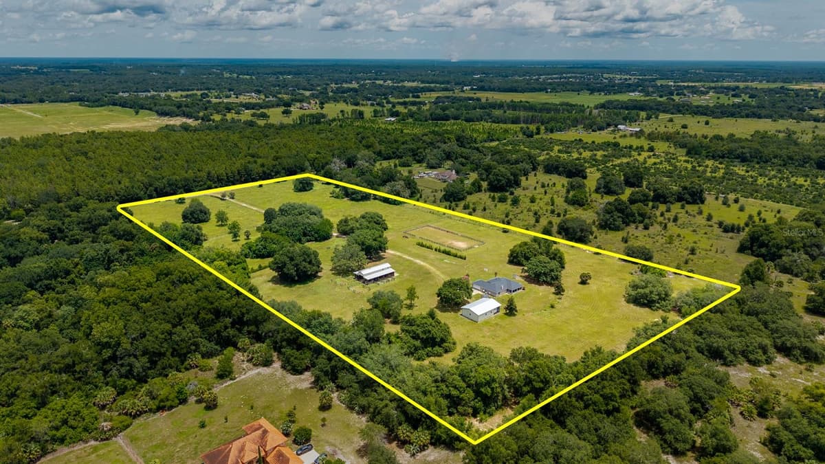 21341 HORSE RANCH ROAD — photo 10 of 26