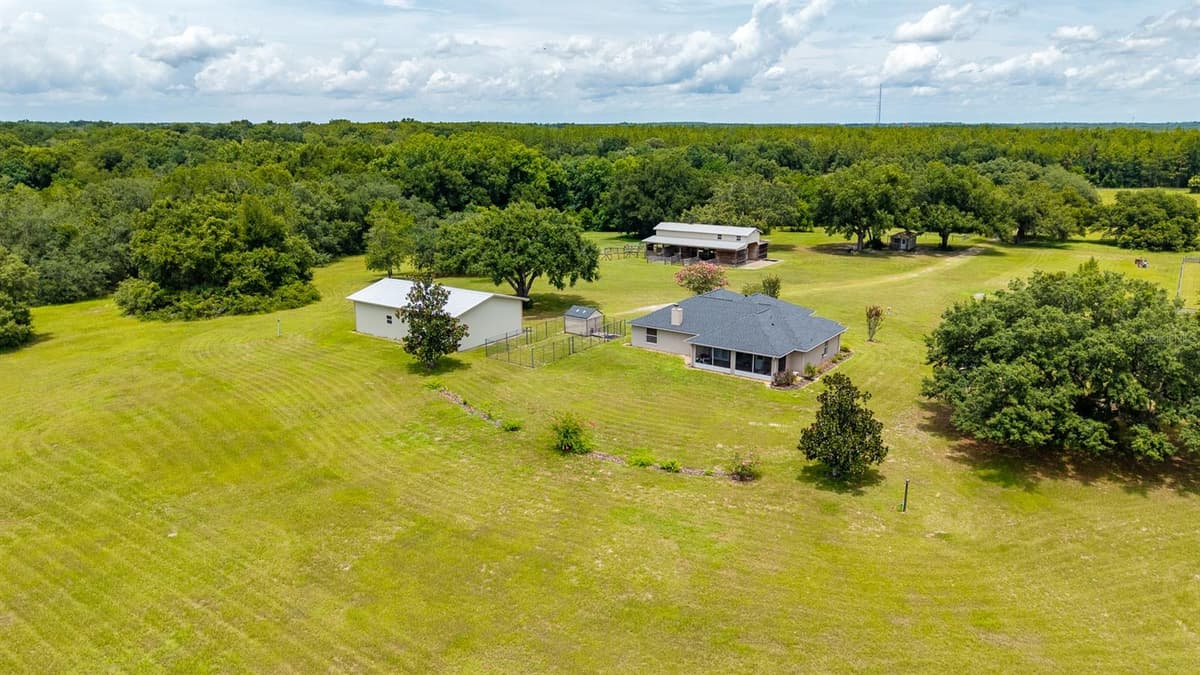 21341 HORSE RANCH ROAD — photo 15 of 26