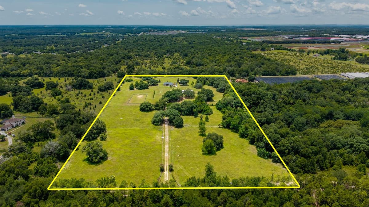 21341 HORSE RANCH ROAD — photo 4 of 26