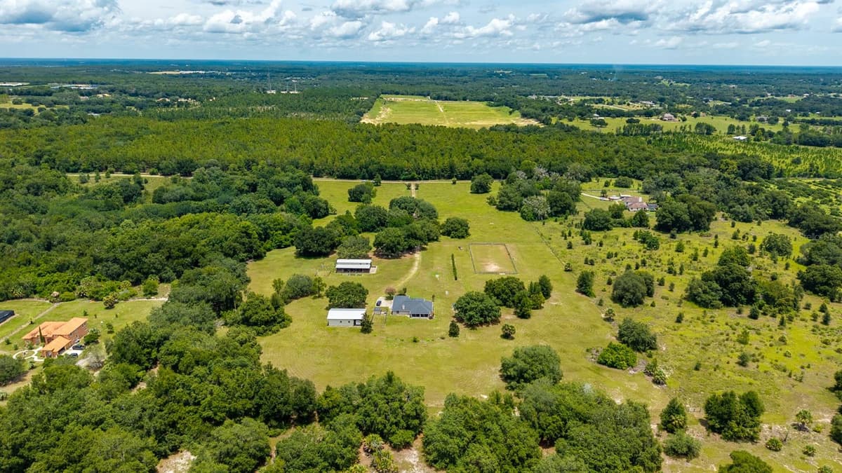 21341 HORSE RANCH ROAD — photo 7 of 26